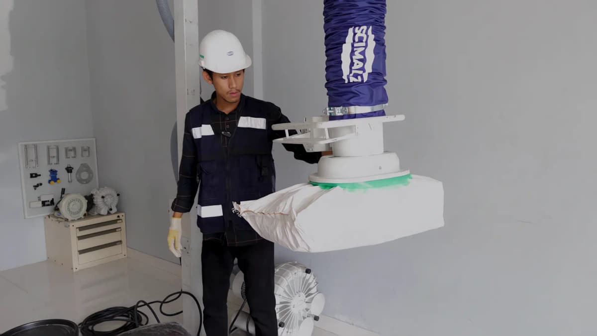 Teknologi Vacuum Lifters dari Schmalz Dapat Membantu Kurangi Risiko Kecelakaan Kerja di Industri Manufaktur